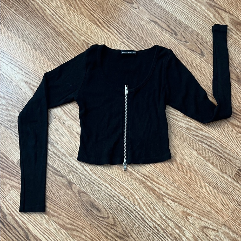 Brandy Melville Black Zip-Front Long Sleeve Crop Top